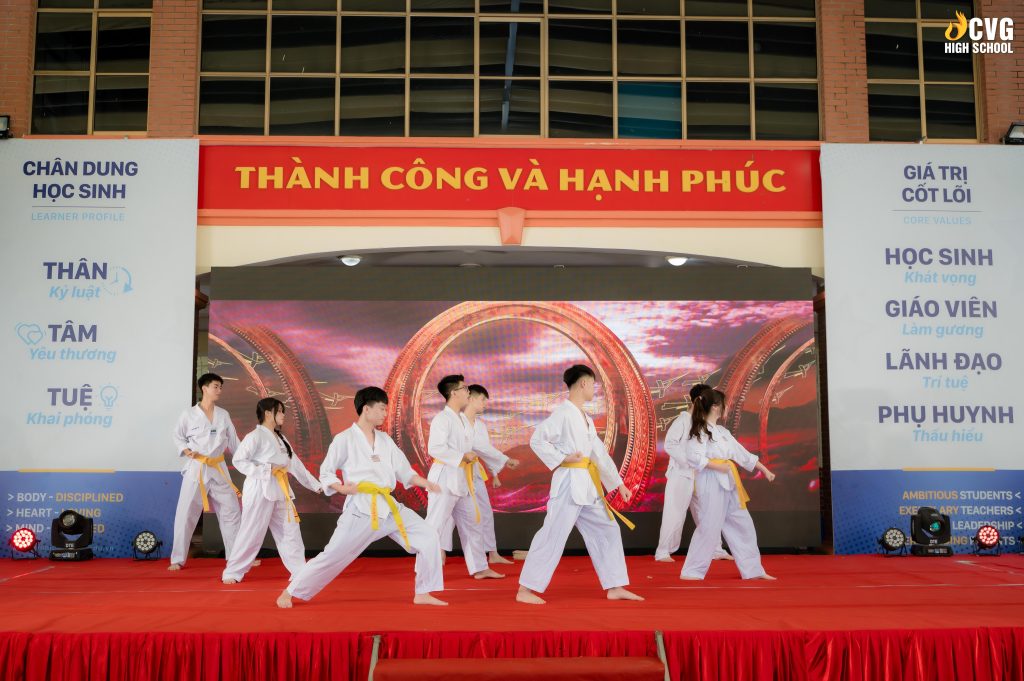 Rất nhiều tiết mục hấp dẫn được CVHSer thể hiện Rất nhiều tiết mục hấp dẫn được CVHSer thể hiện