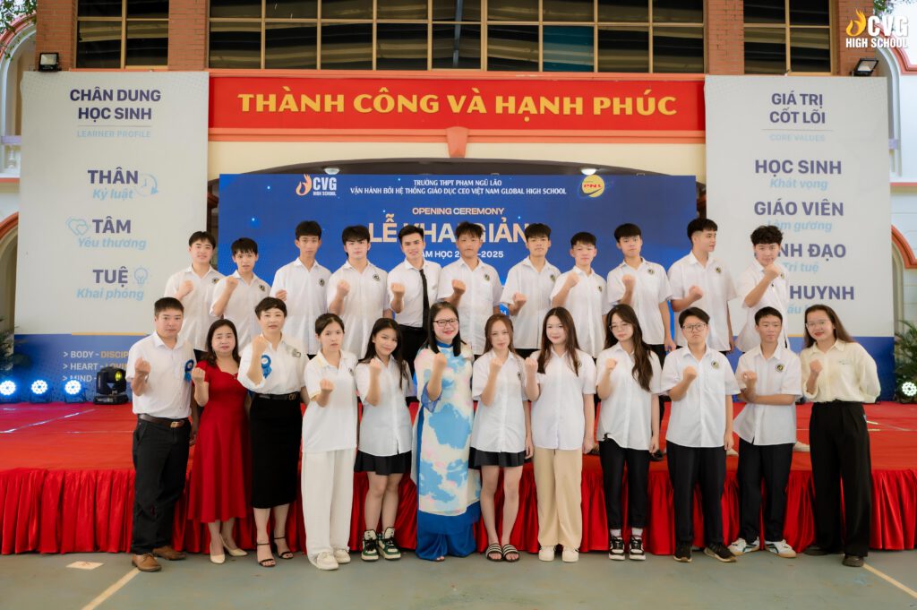 Nhiều hình ảnh đẹp của thầy và trò CEO High School được ghi lại Nhiều hình ảnh đẹp của thầy và trò CEO High School được ghi lại