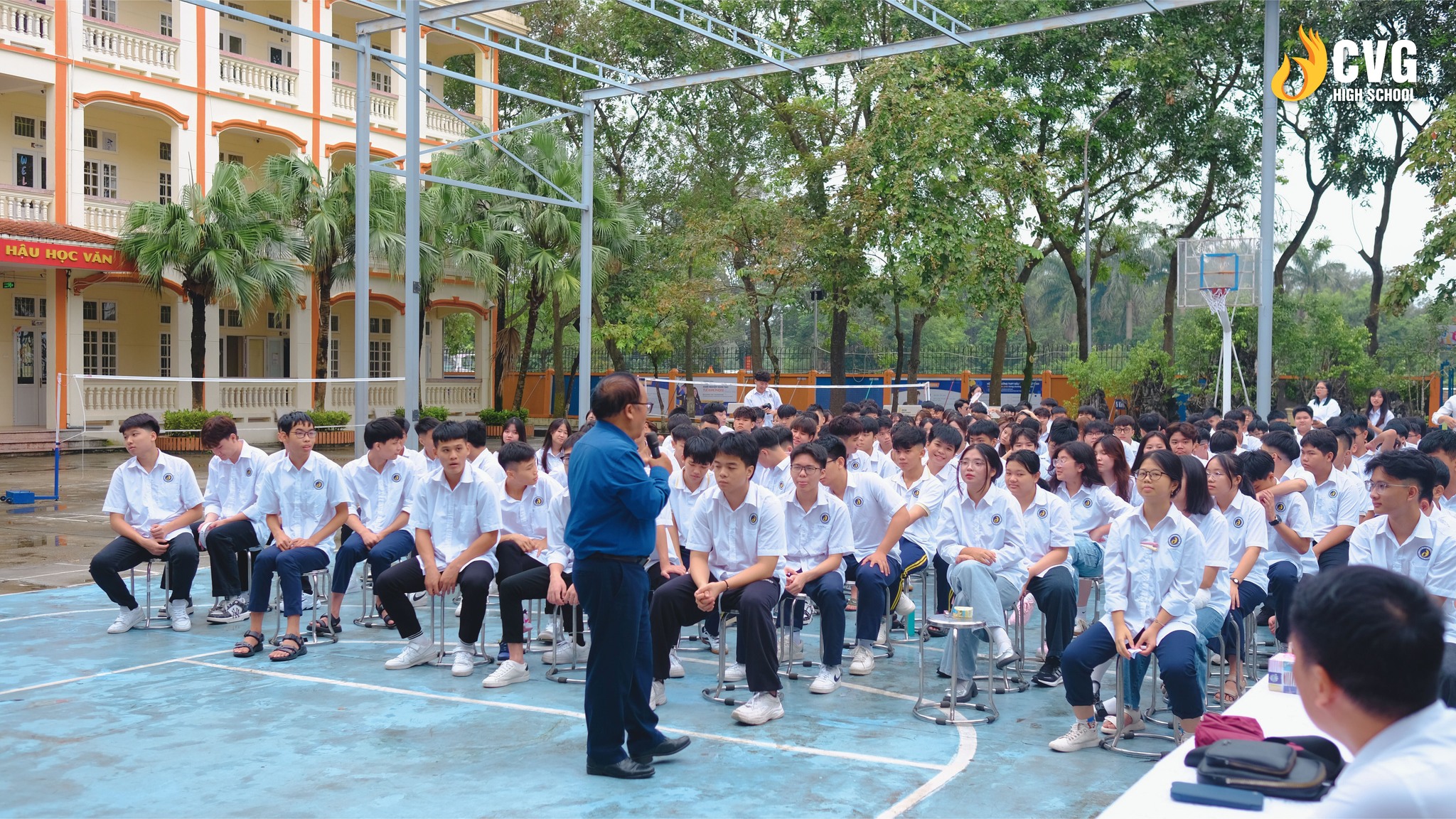 Nhà thơ Trần Đăng Khoa và những chia sẻ tâm huyết với các bạn Học sinh. Nhà thơ Trần Đăng Khoa và những chia sẻ tâm huyết với các bạn Học sinh.