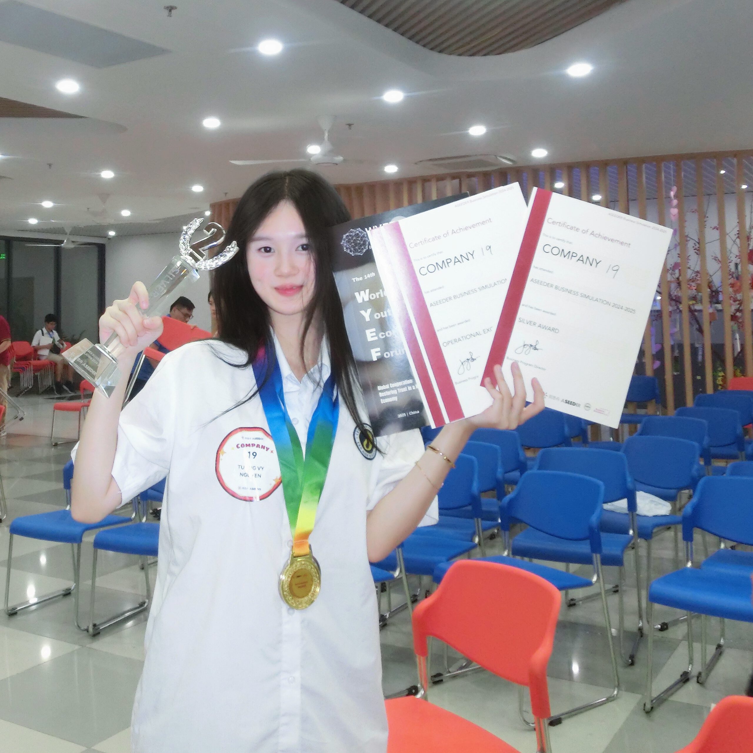 Tường Vy hiện đang giữ vai trò Chủ tịch Hội đồng Học sinh CEO High School Tường Vy hiện đang giữ vai trò Chủ tịch Hội đồng Học sinh CEO High School