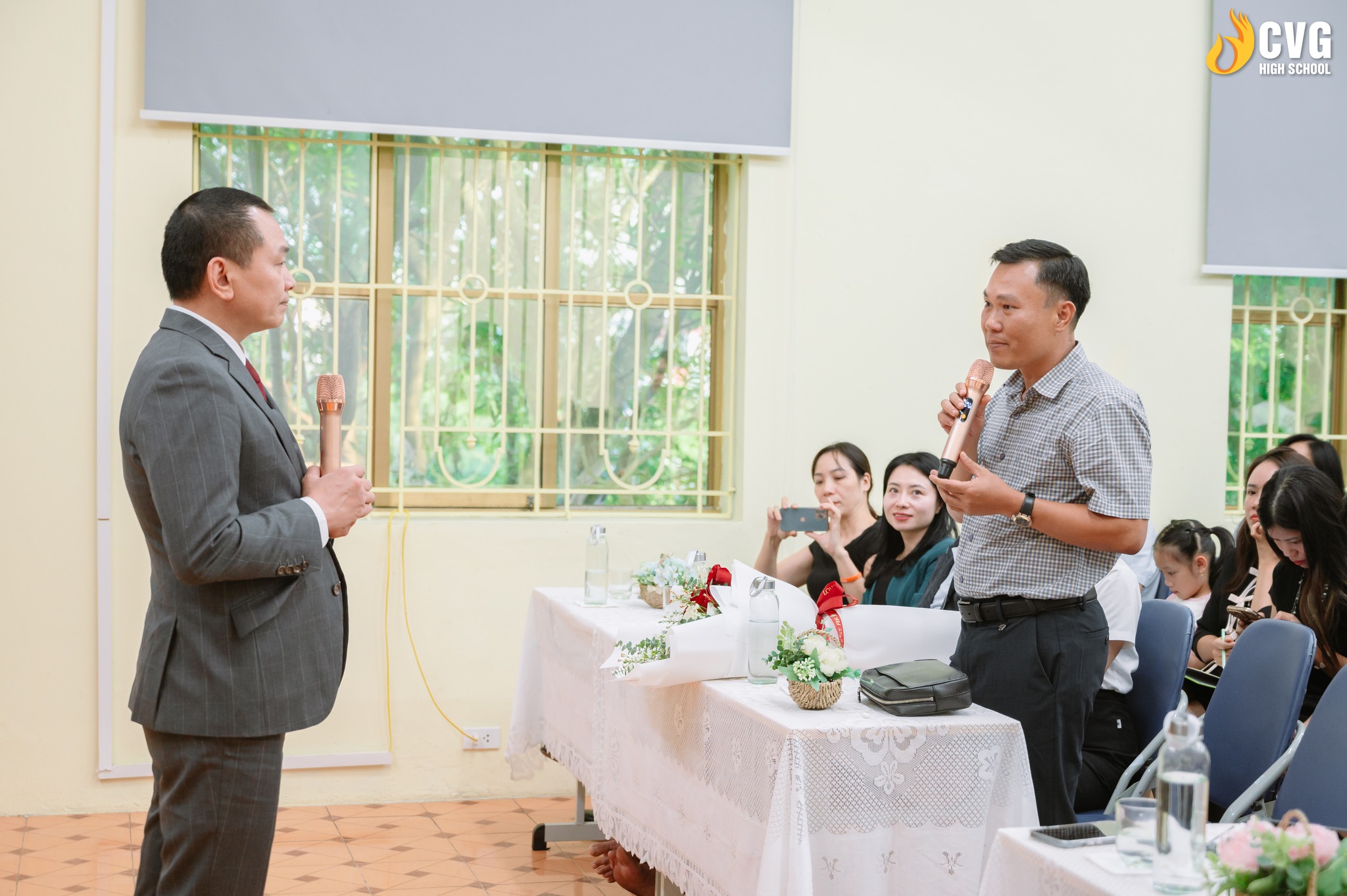 Phụ huynh Học sinh đặt câu hỏi về phương pháp giáo dục, định hướng cho con trên hành trình kiến tạo tư duy trở thành doanh nhân trong tương lai Phụ huynh Học sinh đặt câu hỏi về phương pháp giáo dục, định hướng cho con trên hành trình kiến tạo tư duy trở thành doanh nhân trong tương lai